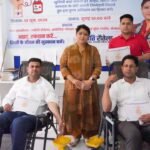 विश्व रक्तदाता दिवस के अवसर पर उत्तराखंड महिला कांग्रेस की प्रदेश अध्यक्ष ज्योति रौतेला 18, धर्मपुर विधानसभा के नेतृत्व में एवं महंत इंद्रेश अस्पताल के सहयोग से आयोजित विशाल स्वैच्छिक रक्तदान शिविर में लोगों ने उत्साहपूर्वक भागीदारी की।