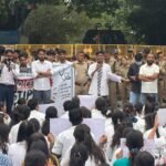 स्टाइपेंड की मांग को लेकर नर्सिंग अभ्यर्थियों का स्वास्थ्य मंत्री आवास कूच।